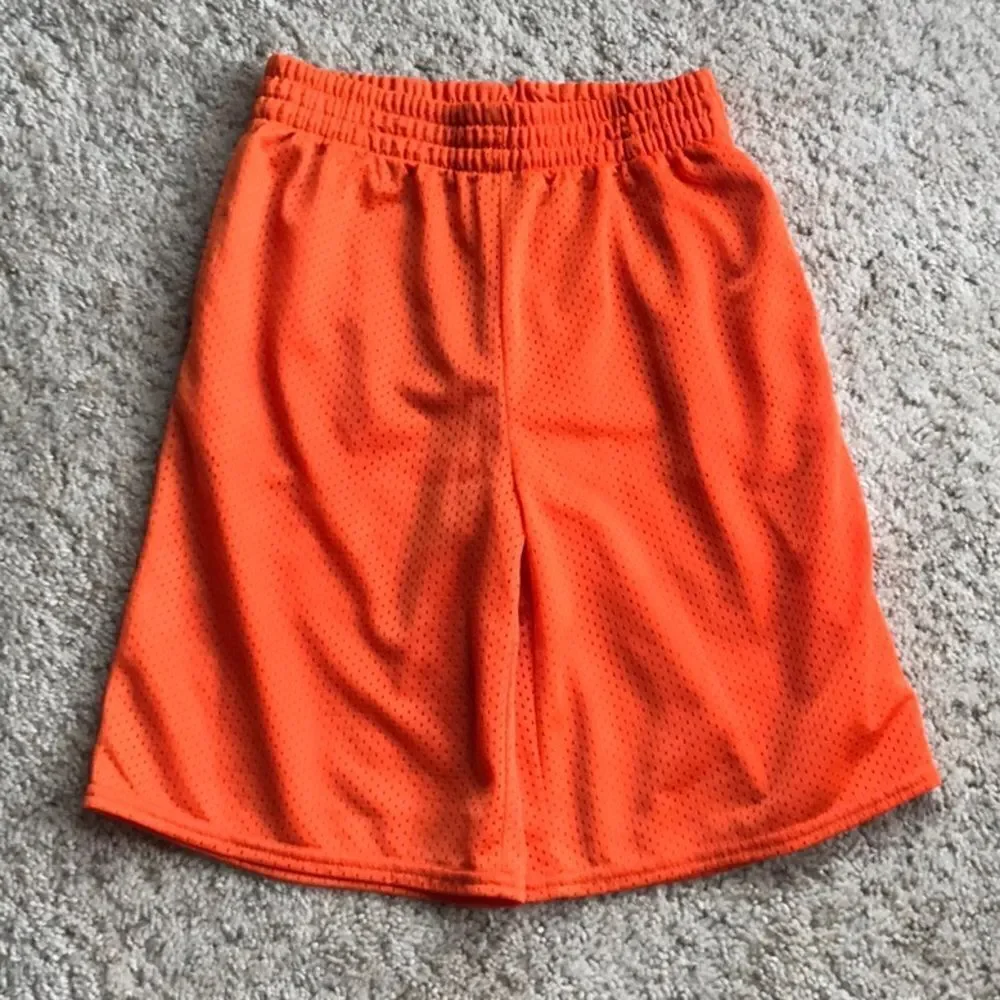 🧡 Orange Kids Shorts Size Medium (8) 🧡